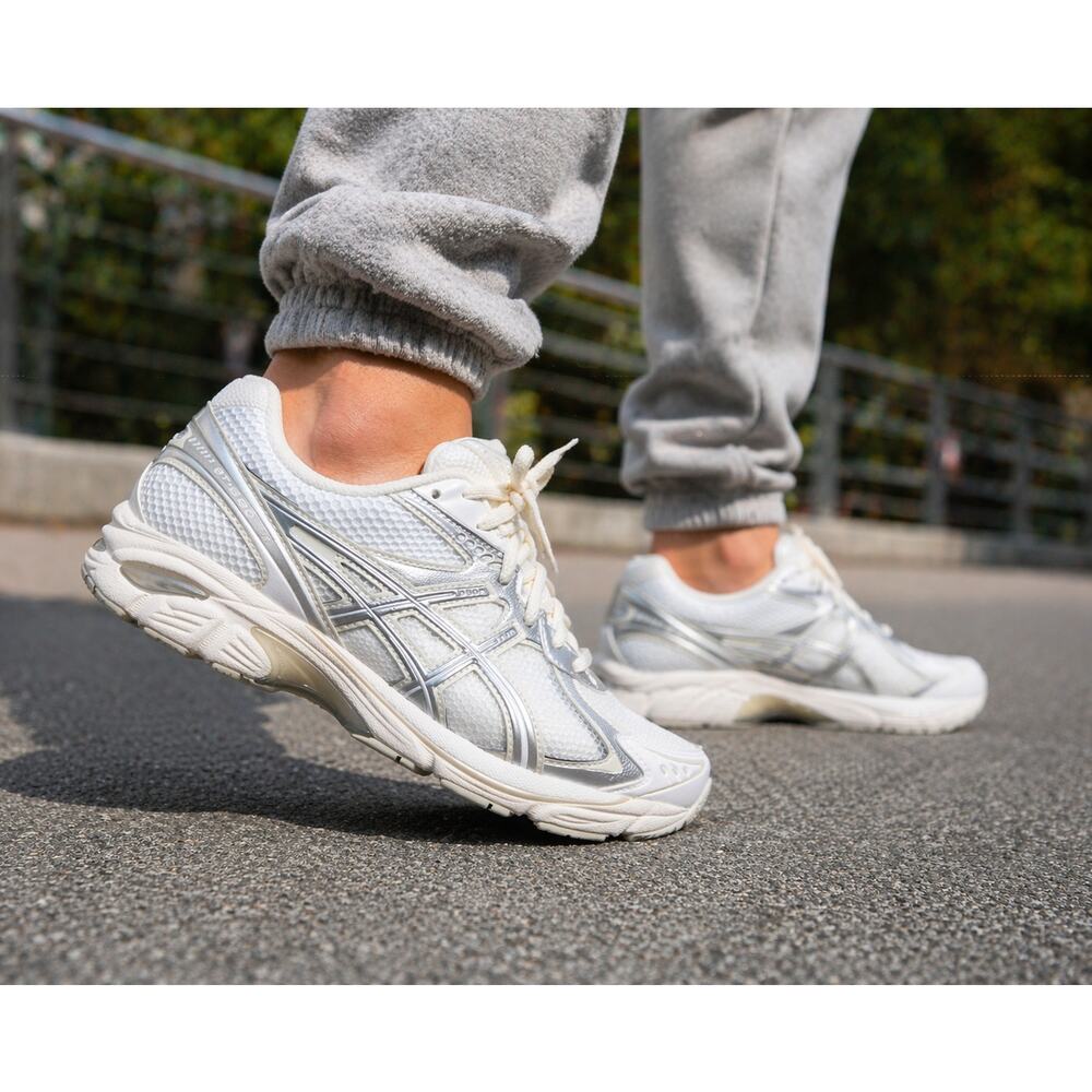 ASICS GT-2160 Above The Clouds Mens Size 6 1203A655-100 Cream White NEW